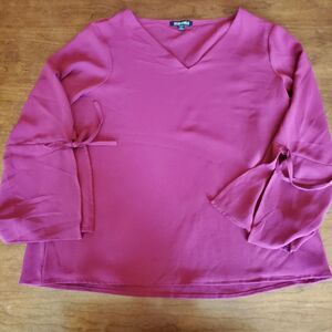 5/$20 Super Cute Women's Blouse